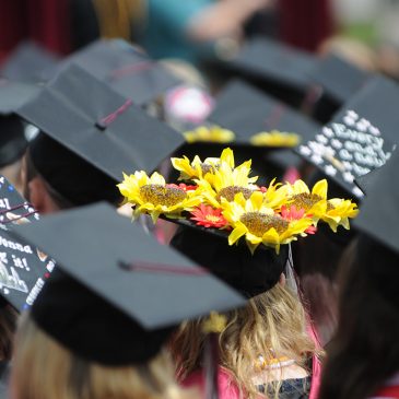 UMF students' graduation caps